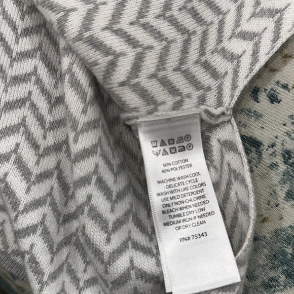 Aspen Gray Chevron Women's tunic Sweater size medium - Picture 5 of 5